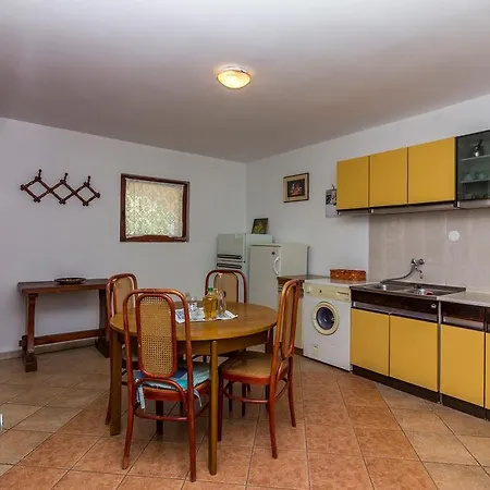 House At * Peroj